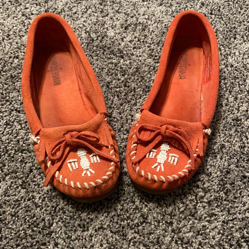 Minnetonka Coral Moccasins Women’s 7